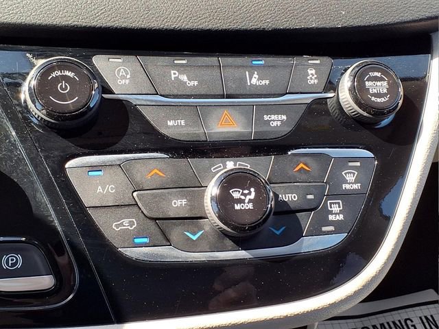 Used 2024 Chrysler Pacifica Touring-L FWD image 18