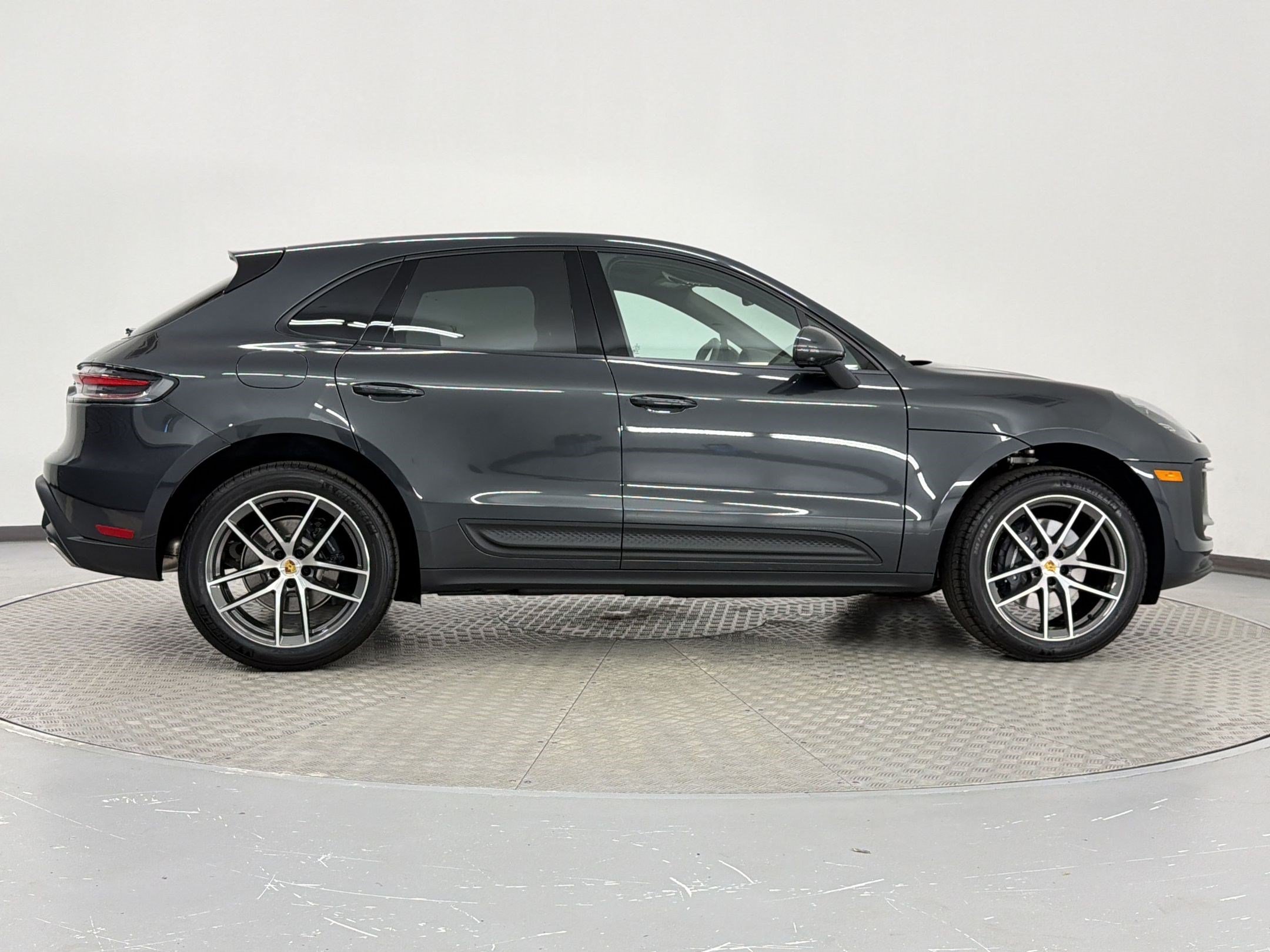 New 2026 Porsche Macan AWD/4WD image 8