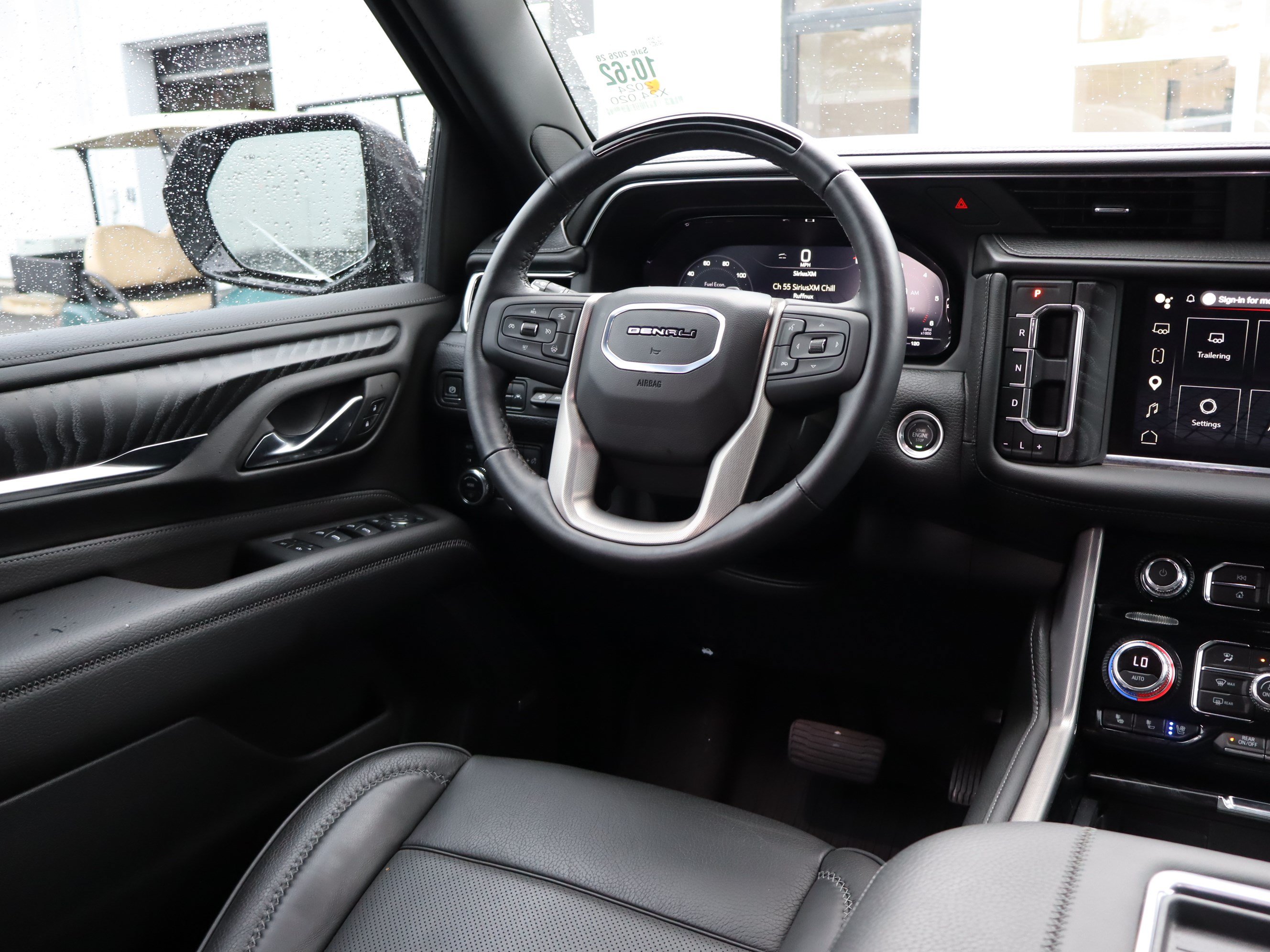 Used 2024 GMC Yukon Denali w/ Denali Reserve Package AWD/4WD image 16