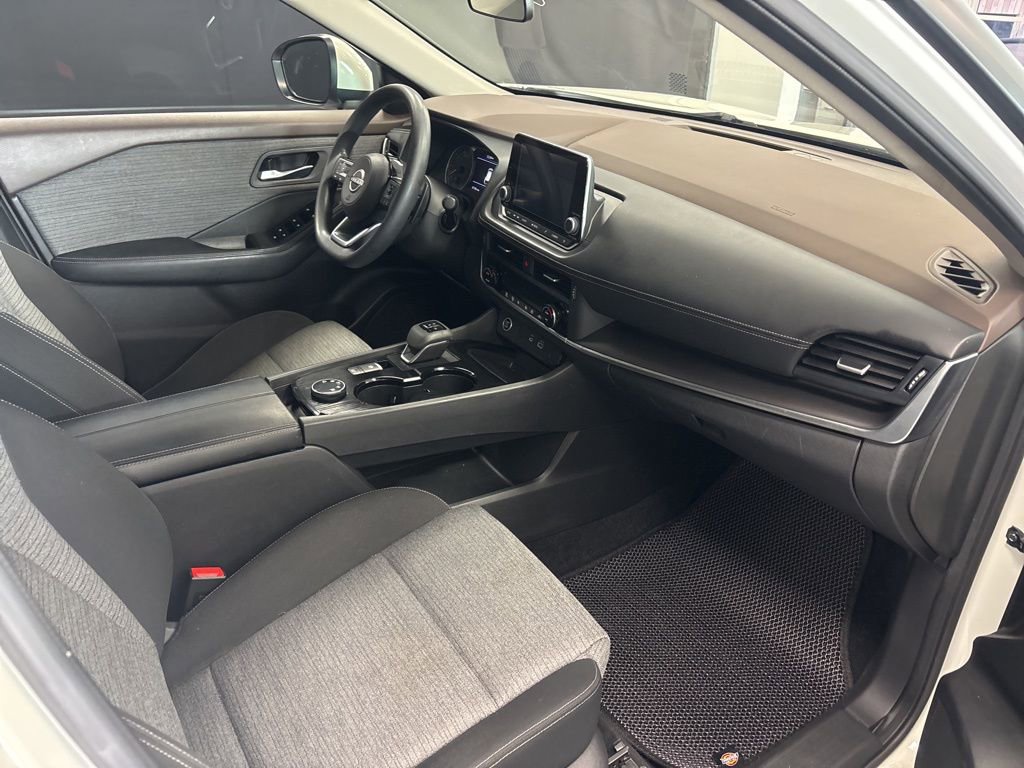 Used 2023 Nissan Rogue SV AWD/4WD image 12