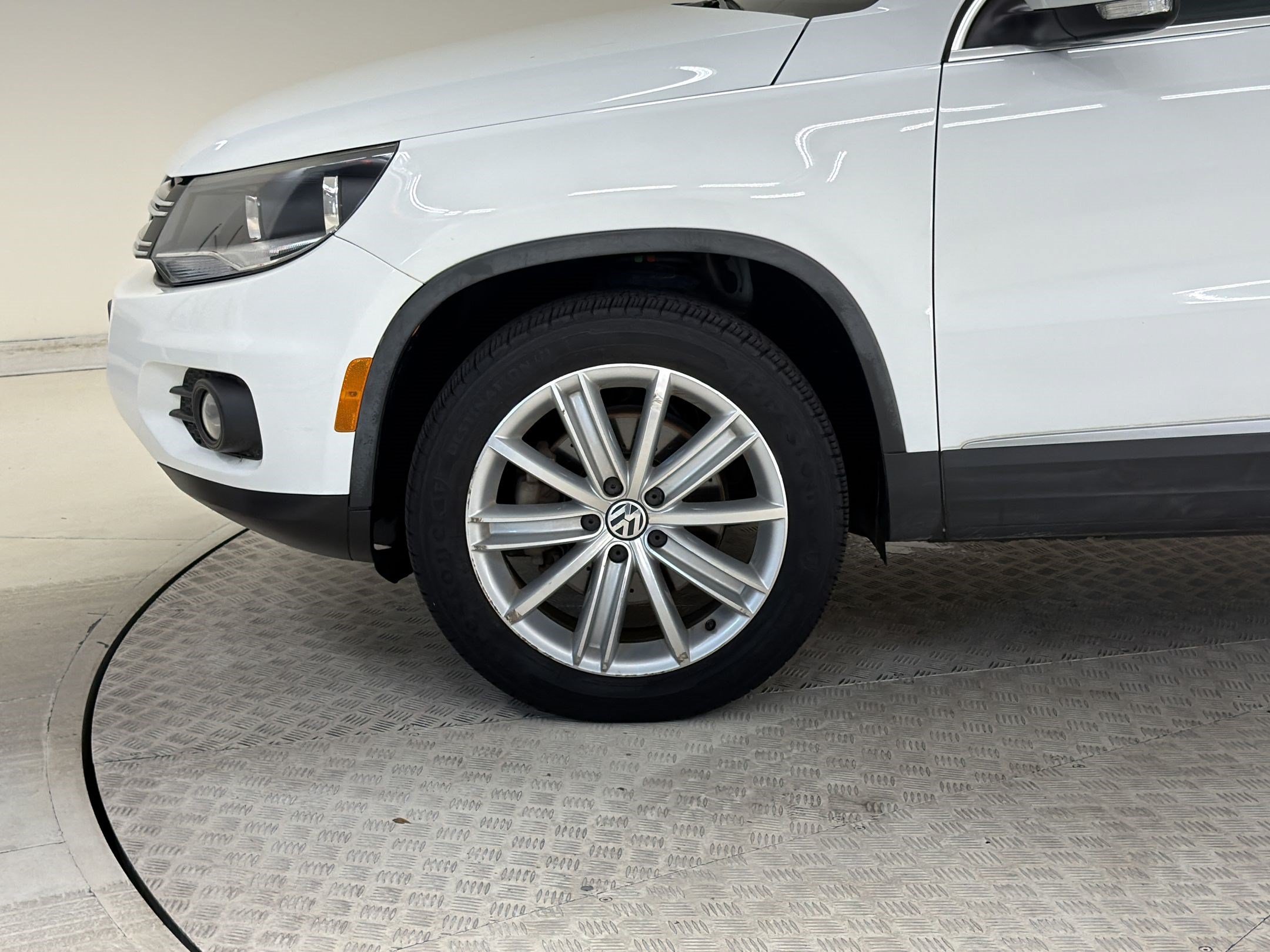 Used 2015 Volkswagen Tiguan SEL FWD image 13