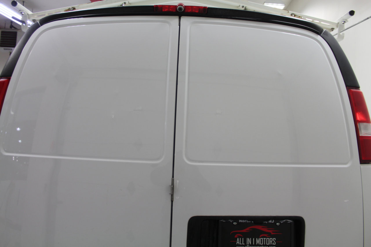 Used 2017 Chevrolet Express 2500 image 5