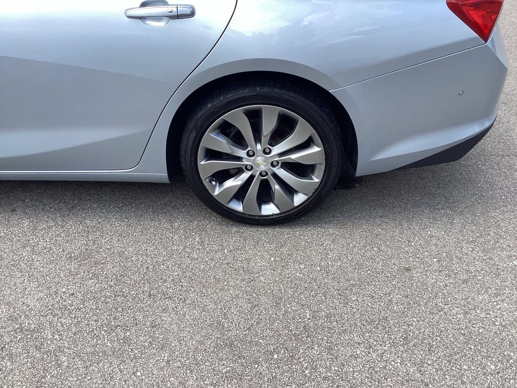 Used 2017 Chevrolet Malibu Premier w/ Premier Sun and Wheel Package FWD image 26