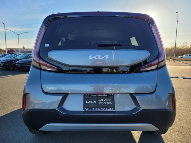 Used 2025 Kia Soul LX FWD image 5