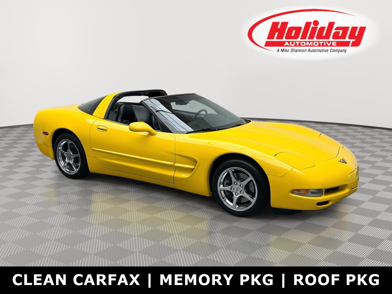 Used 2000 Chevrolet Corvette Coupe w/ Roof Pkg RWD image 1