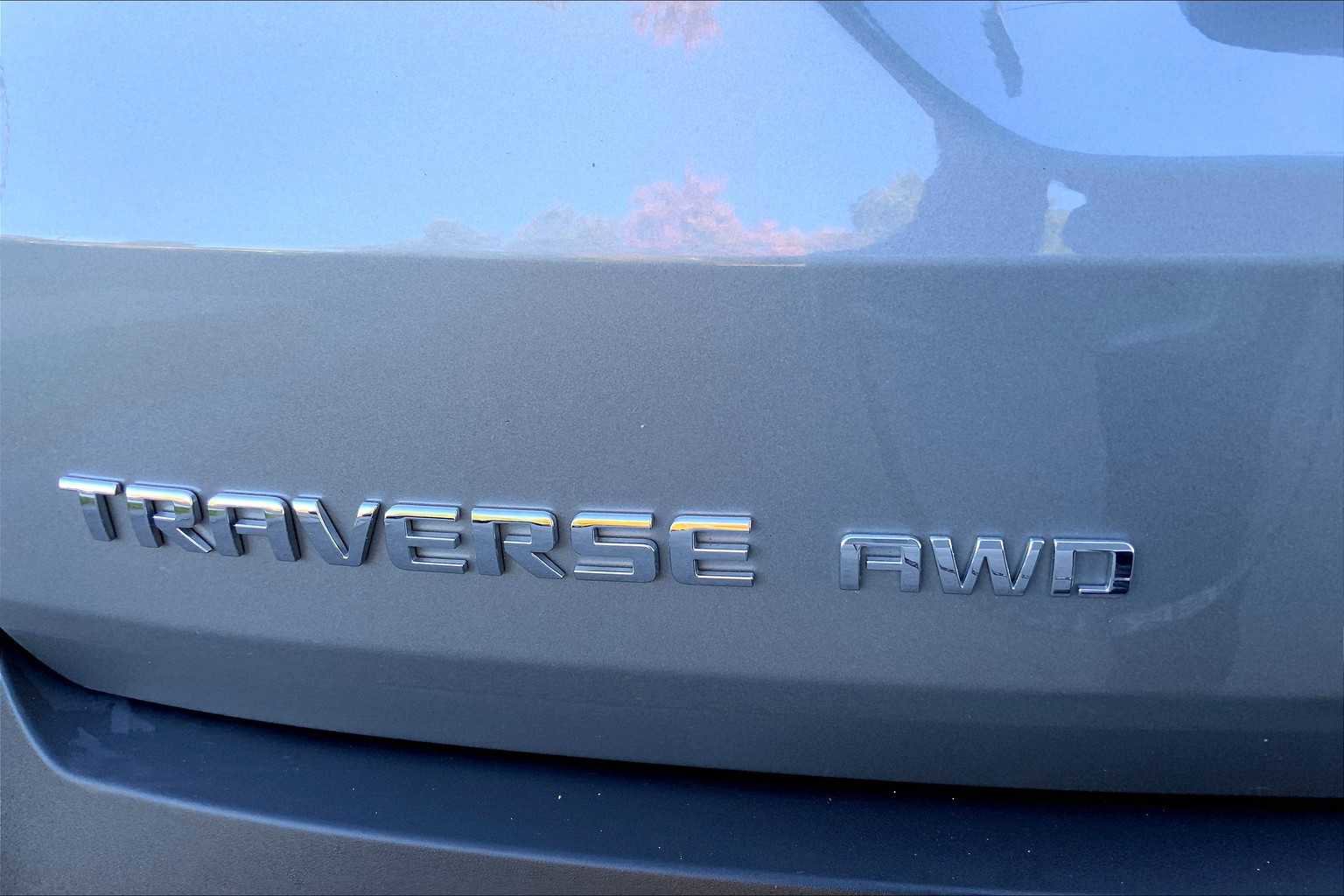 Used 2023 Chevrolet Traverse LT image 9