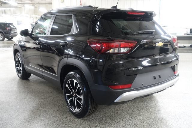 New 2026 Chevrolet TrailBlazer LT w/ LT Cold Weather Package FWD image 5