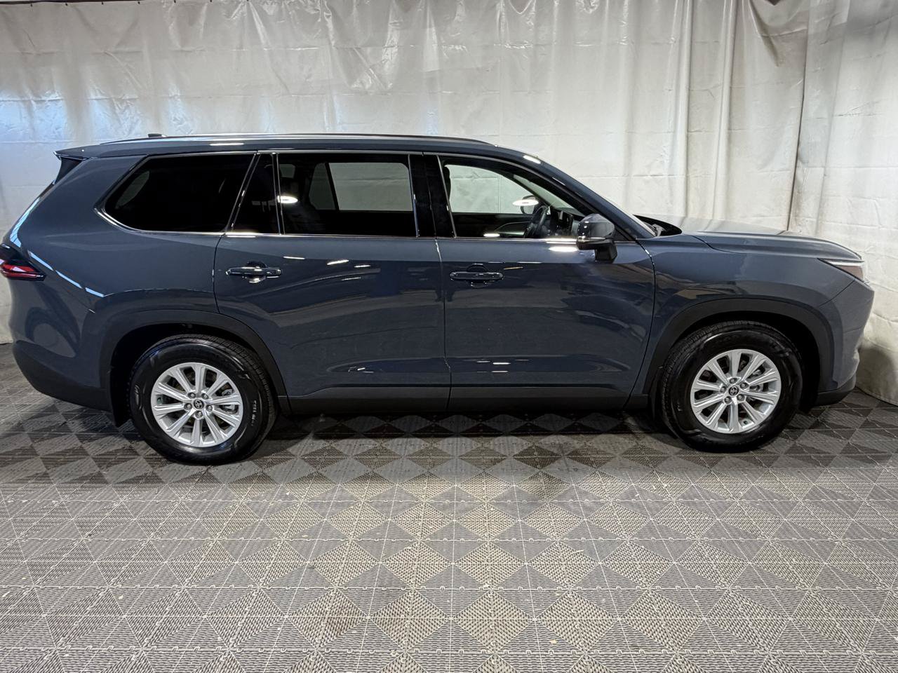 Used 2026 Toyota Grand Highlander AWD image 7