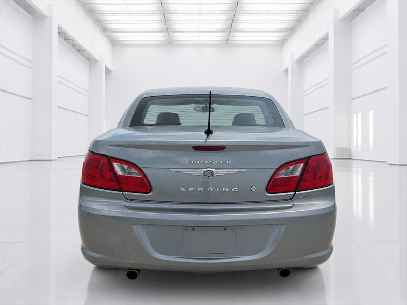 Used 2010 Chrysler Sebring Limited FWD image 5