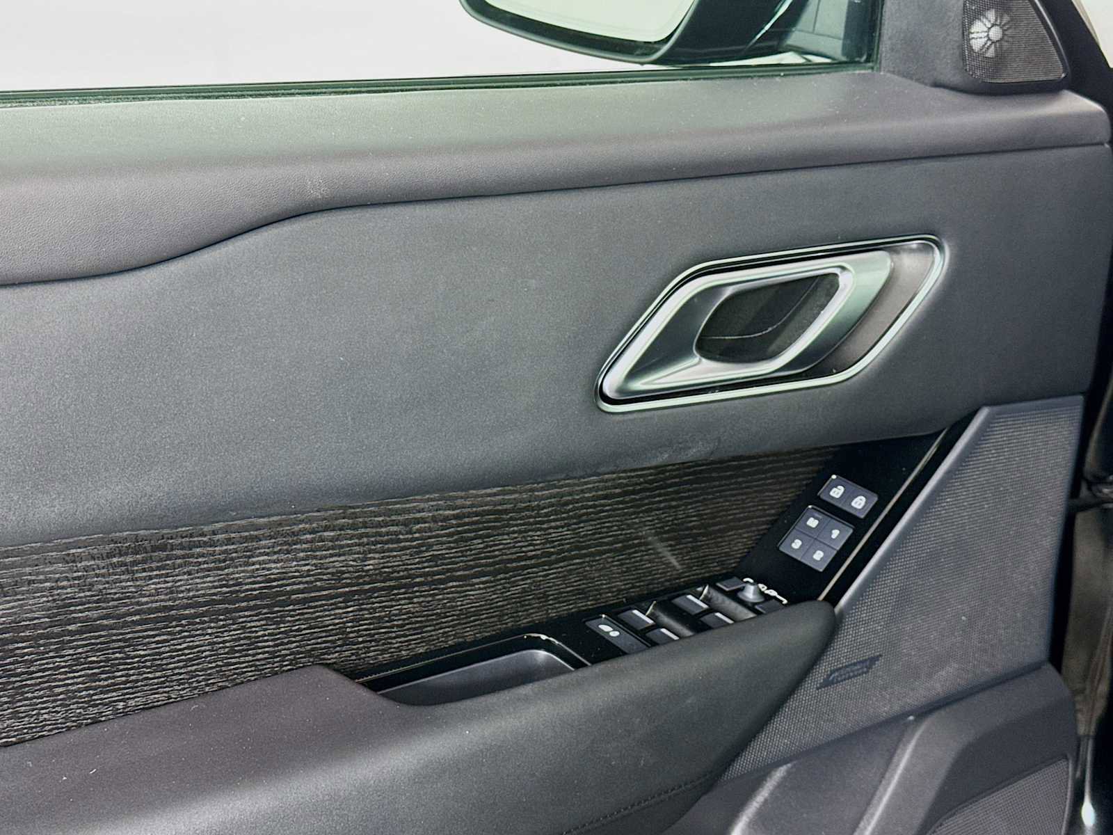 Used 2026 Land Rover Range Rover Velar Dynamic SE image 18