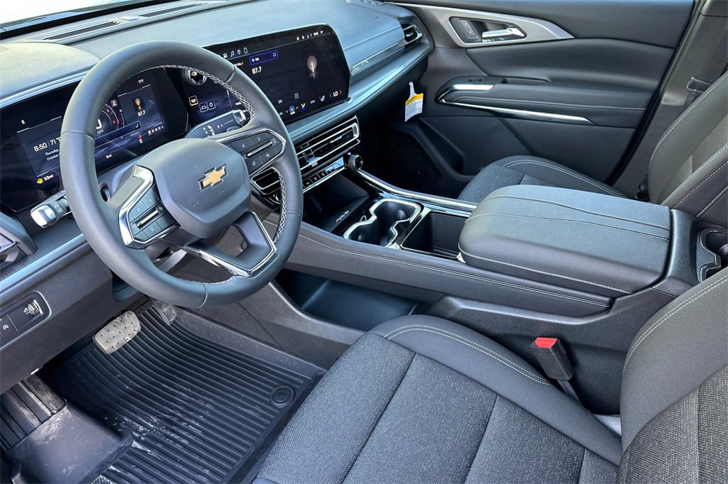 New 2026 Chevrolet Traverse LT w/ Driver Confidence Package image 11