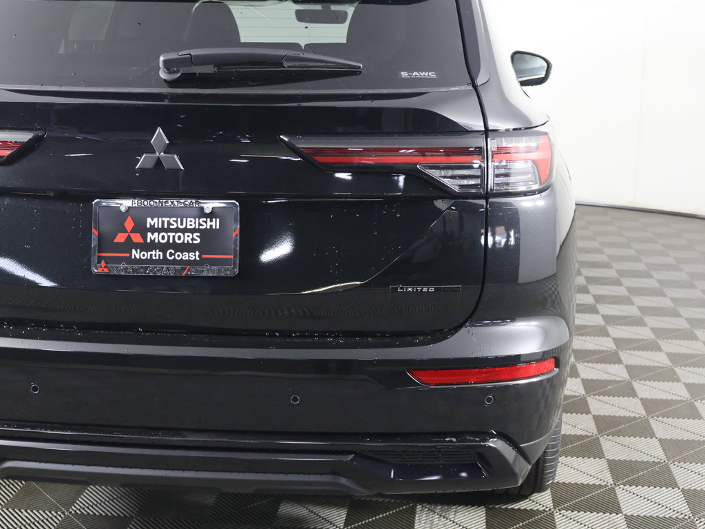 New 2026 Mitsubishi Outlander LE AWD/4WD image 16