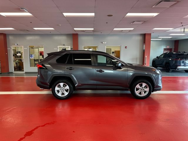 Certified 2021 Toyota RAV4 LE AWD/4WD image 3