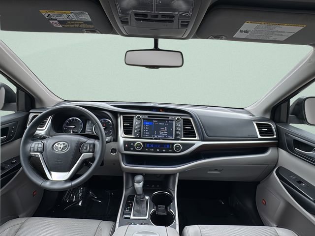 Used 2016 Toyota Highlander Limited image 24