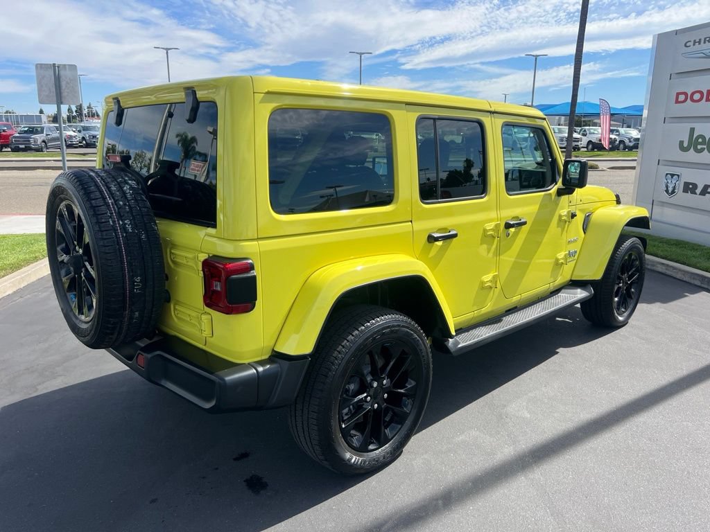 Used 2023 Jeep Wrangler Unlimited Sahara AWD/4WD image 15