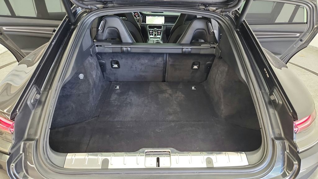 Used 2021 Porsche Panamera image 33