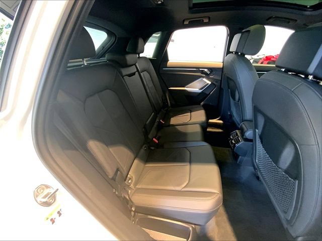 Used 2023 Audi Q3 2.0T Premium Plus w/ Premium Plus Package AWD/4WD image 22