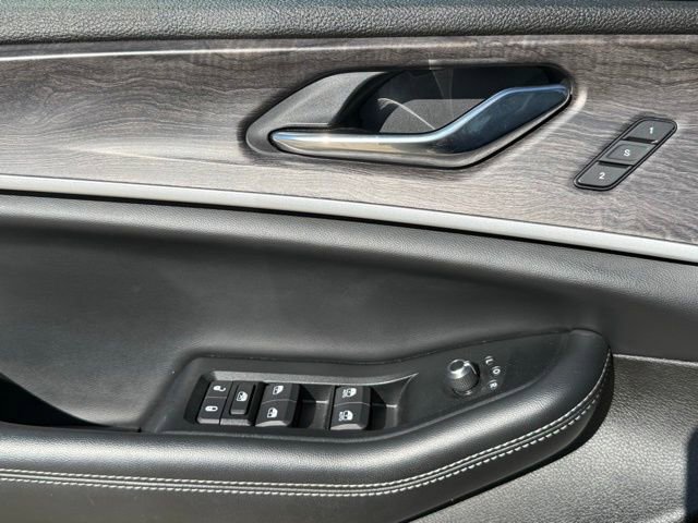 Used 2024 Jeep Grand Cherokee Limited image 28