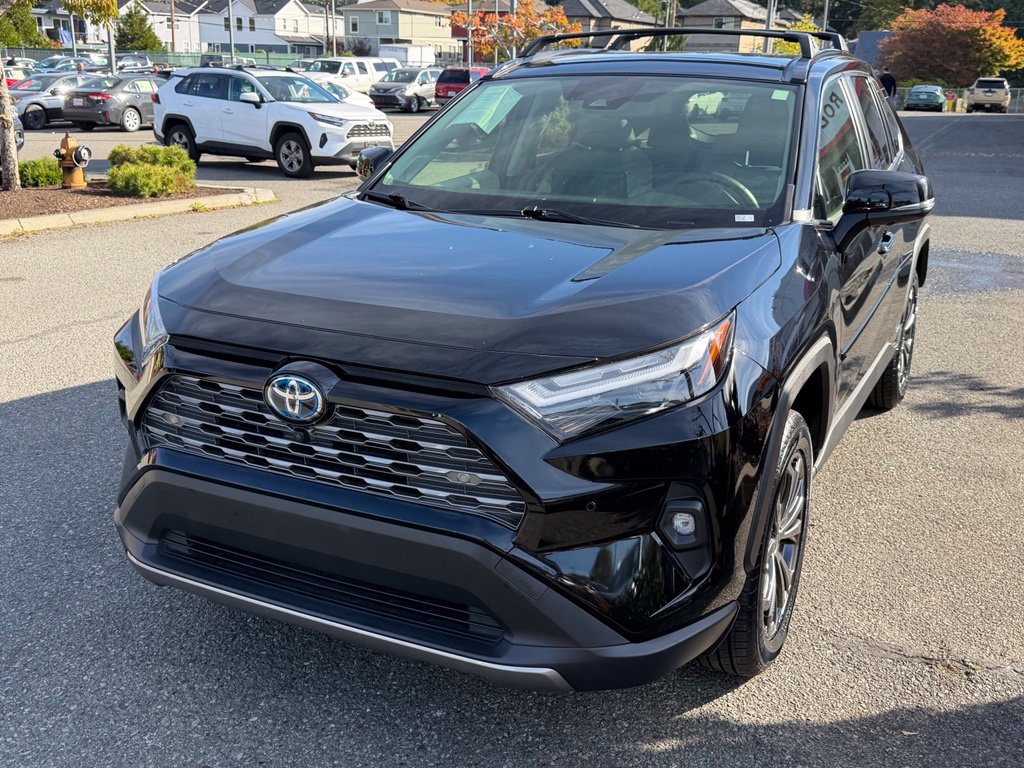 Certified 2022 Toyota RAV4 Limited AWD/4WD image 4