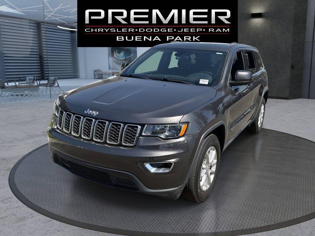 Used 2021 Jeep Grand Cherokee Laredo RWD image 1