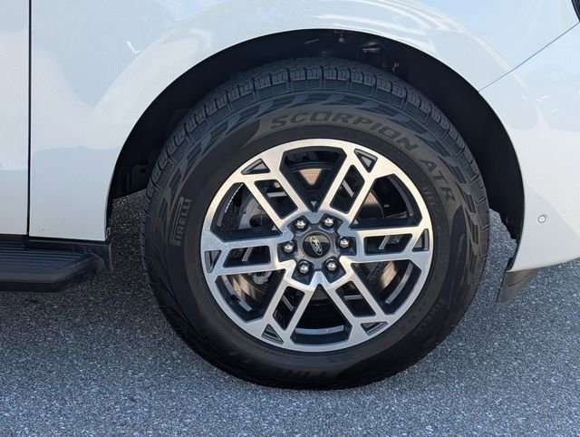 Certified 2025 Ford Expedition Active image 16