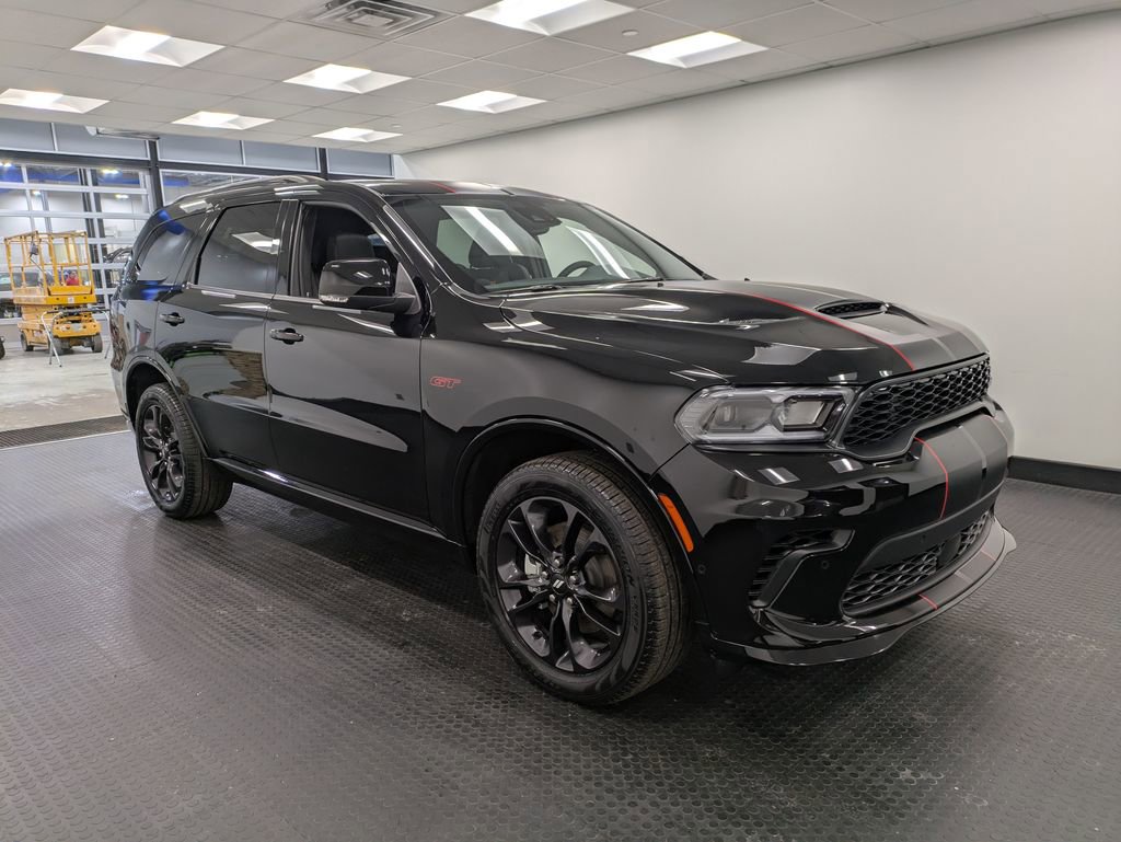 Used 2025 Dodge Durango GT image 3