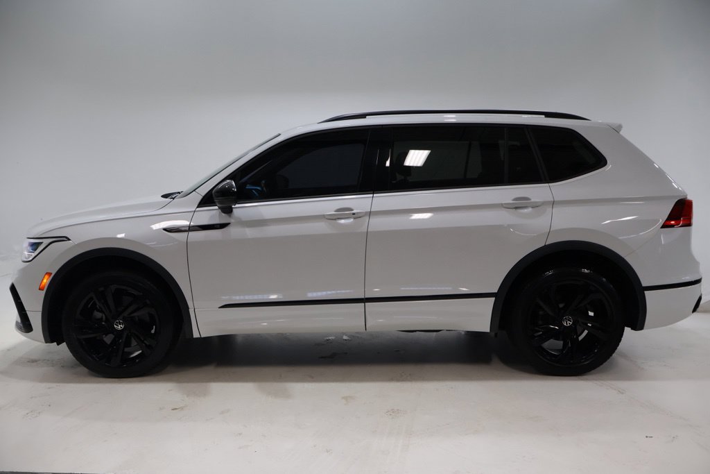 Used 2023 Volkswagen Tiguan SE R-Line FWD image 4
