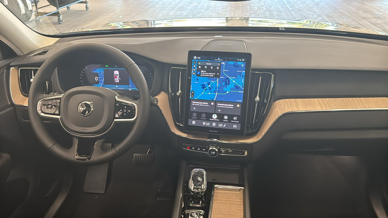 New 2026 Volvo XC60 B5 Plus w/ Protection Package Premier AWD/4WD image 11