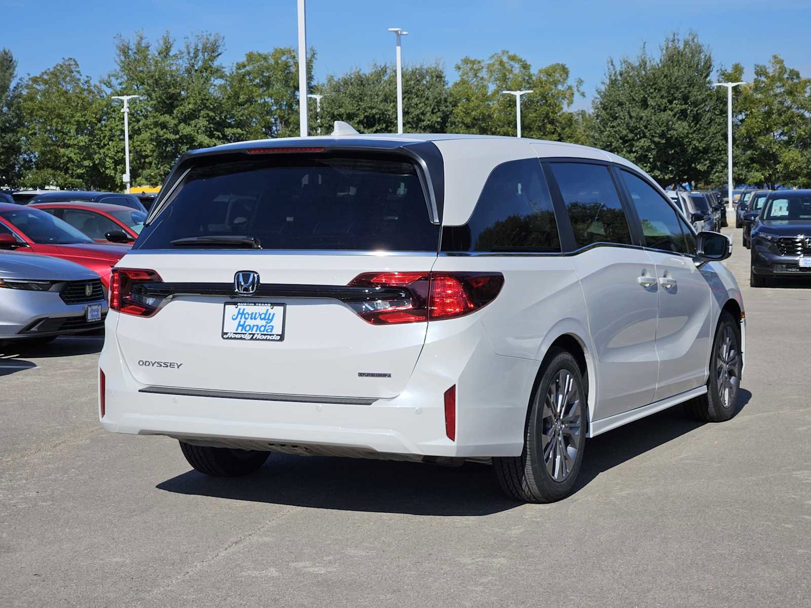 New 2026 Honda Odyssey Touring image 4