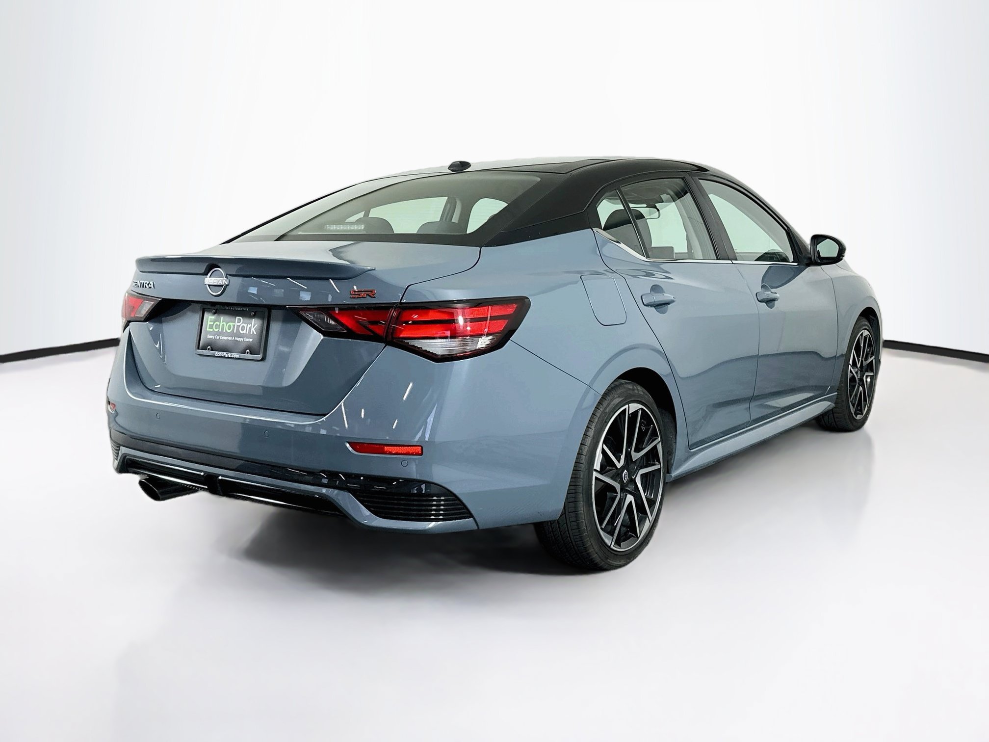 Used 2025 Nissan Sentra SR FWD image 9
