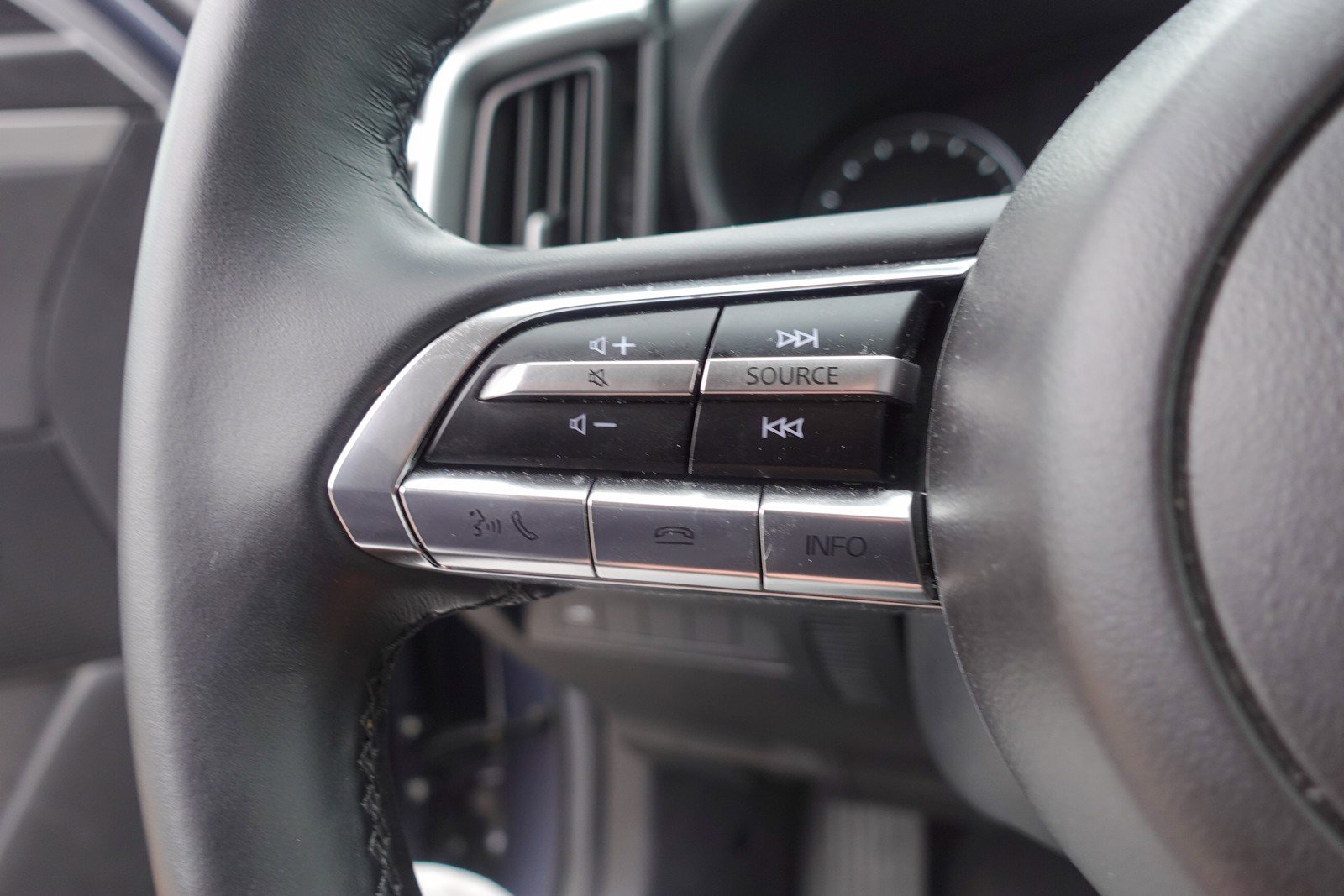 Certified 2025 MAZDA CX-50 2.5 Hybrid w/ Preferred Pkg image 14