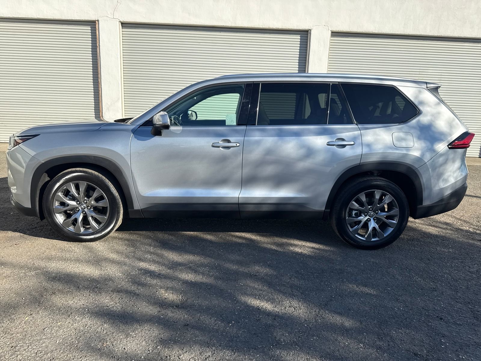 Used 2024 Toyota Grand Highlander Limited image 2