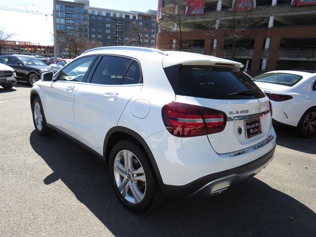 Used 2018 Mercedes-Benz GLA 250 4MATIC image 2
