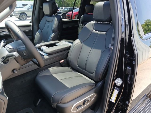 New 2026 Jeep Grand Wagoneer Limited AWD/4WD image 35