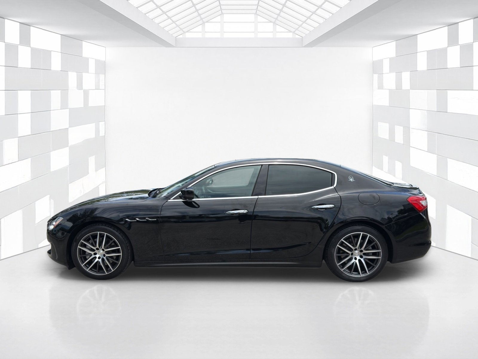 Used 2018 Maserati Ghibli RWD image 4