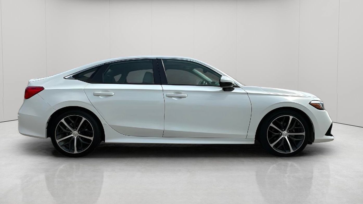 Used 2024 Honda Civic Touring image 4