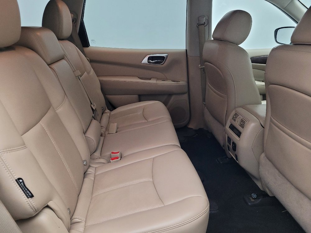 Used 2018 Nissan Pathfinder Platinum w/ Cargo Package image 19
