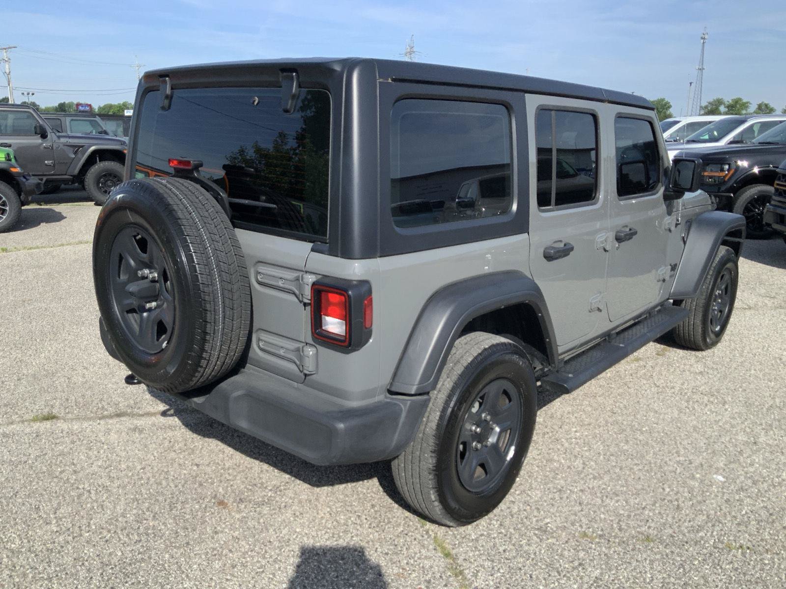 Used 2022 Jeep Wrangler Unlimited Sport AWD/4WD image 13