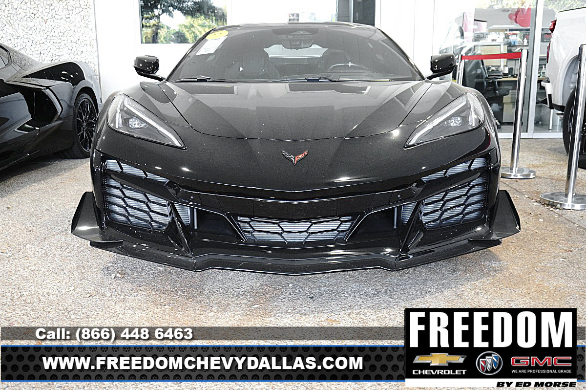 New 2026 Chevrolet Corvette Z06 w/ Z07 Performance Package RWD image 2