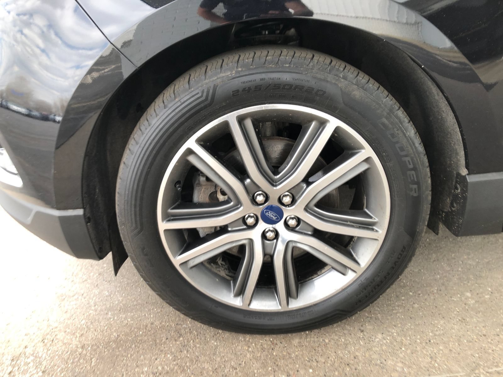 Used 2020 Ford Edge Titanium w/ Class II Trailer Tow Package AWD/4WD image 4