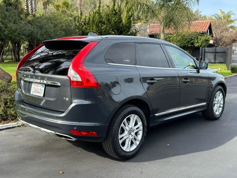 Used 2015 Volvo XC60 T5 Premier w/ Proximity Package FWD image 6