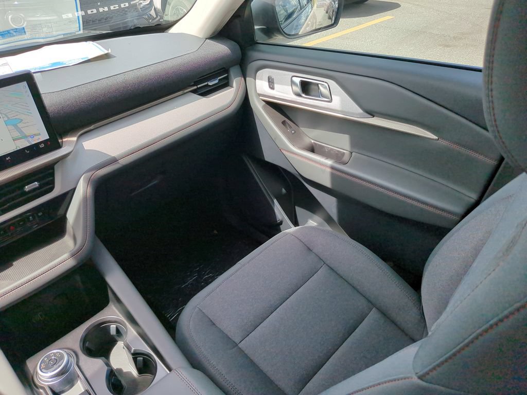 New 2026 Ford Explorer Active RWD image 16