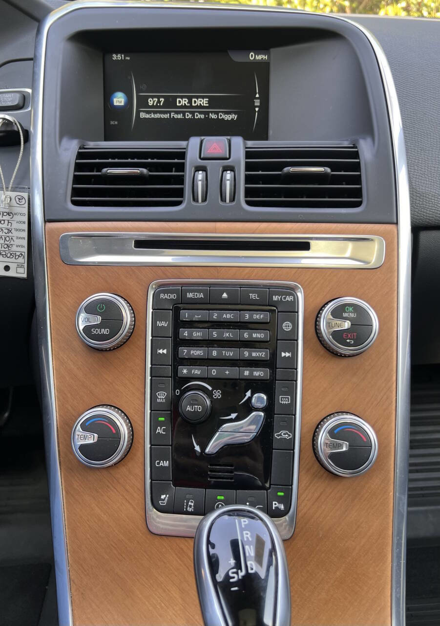 Used 2017 Volvo XC60 T5 Inscription w/ Advanced Package AWD/4WD image 25