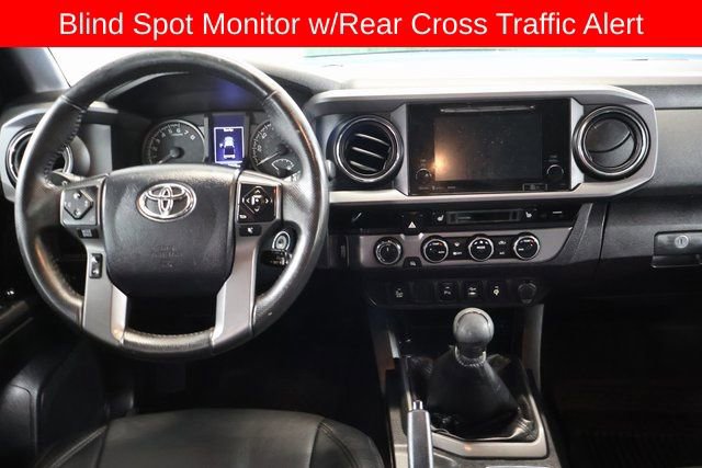 Used 2017 Toyota Tacoma TRD Off-Road w/ Premium & Technology Package image 15