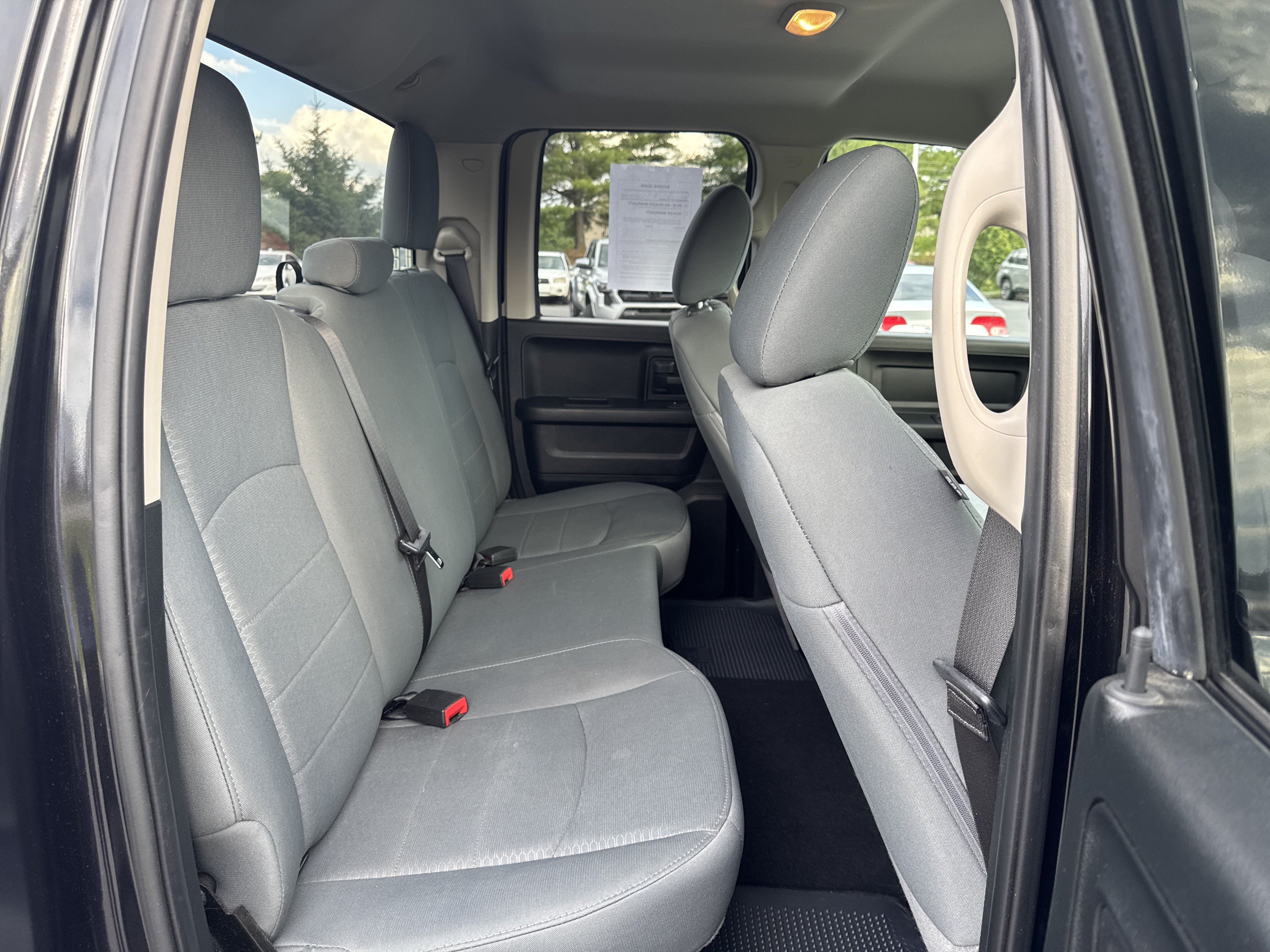 Used 2018 RAM 1500 Express AWD/4WD image 17