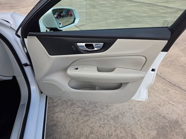 Used 2020 Volvo S60 T5 Momentum image 14