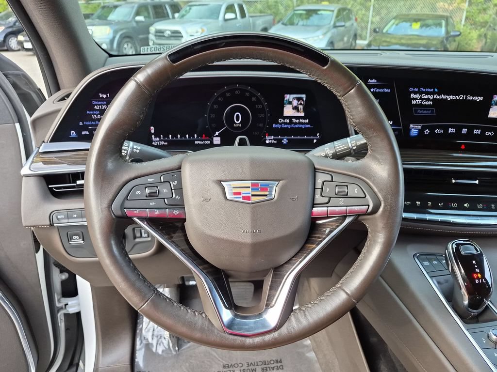 Used 2022 Cadillac Escalade Premium Luxury w/ Performance Package AWD/4WD image 16