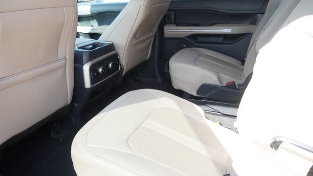 Used 2024 Ford Expedition Limited image 14
