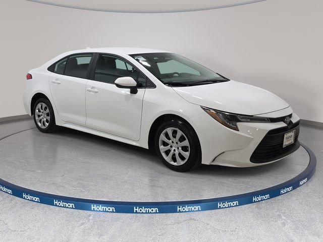 Certified 2025 Toyota Corolla LE FWD image 3