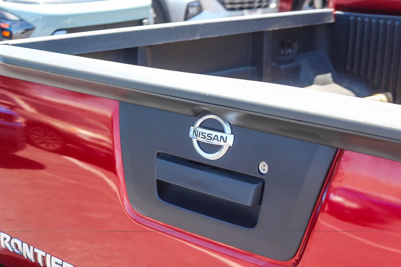 Used 2017 Nissan Frontier SV RWD image 8